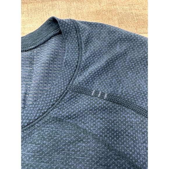 Lululemon Mens Metal Tech Vent T-Shirt size XL Pullover Long Sleeve Gym Workout - Picture 4 of 8
